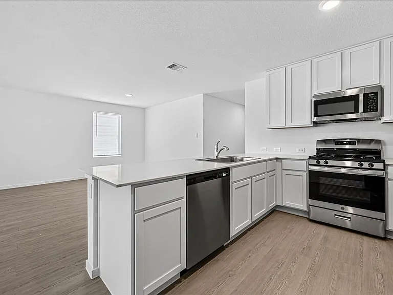 1314 Lady Yoli St — Photo 12