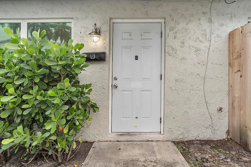 2 bed, 1.0 bath, 900 sqft, $1,900 — Photo 4
