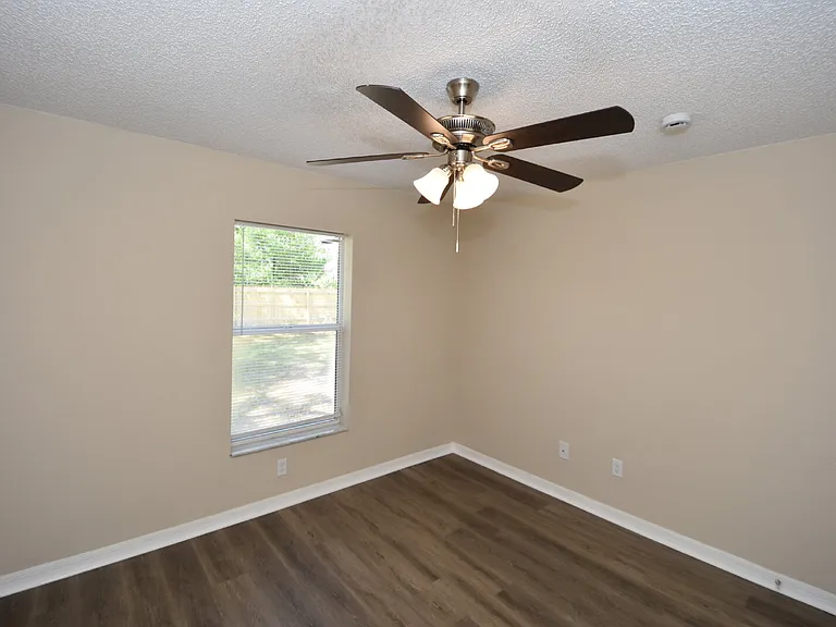 6 Seckel Ct — Photo 18