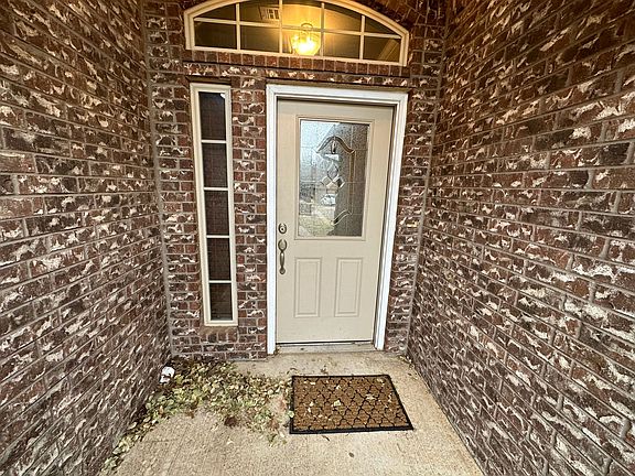 3rd image of 4313 Mackenzie Dr