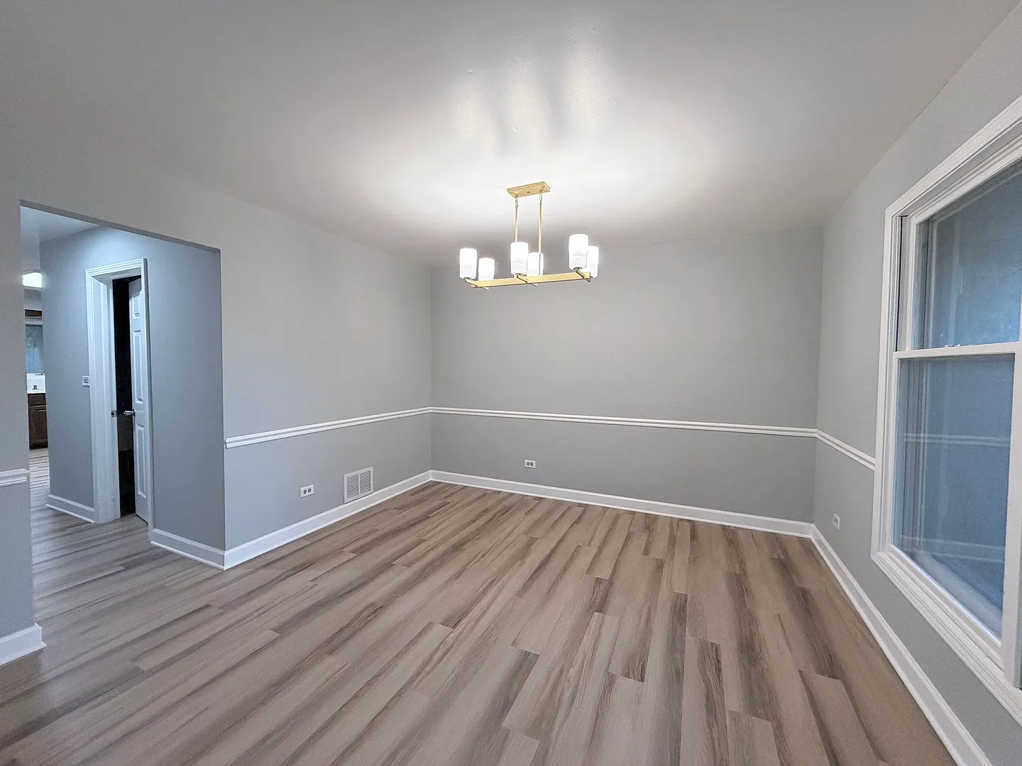 4 bed, 2.5 bath, 2446 sqft, $4,500 — Photo 2