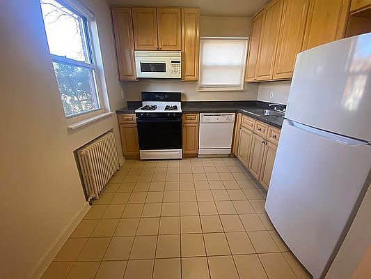 3rd image of 196-36 67th Ave #3
