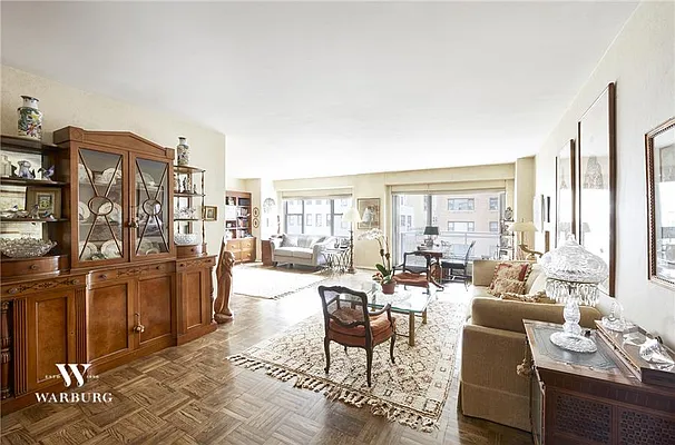 Sold by Warburg | media 17