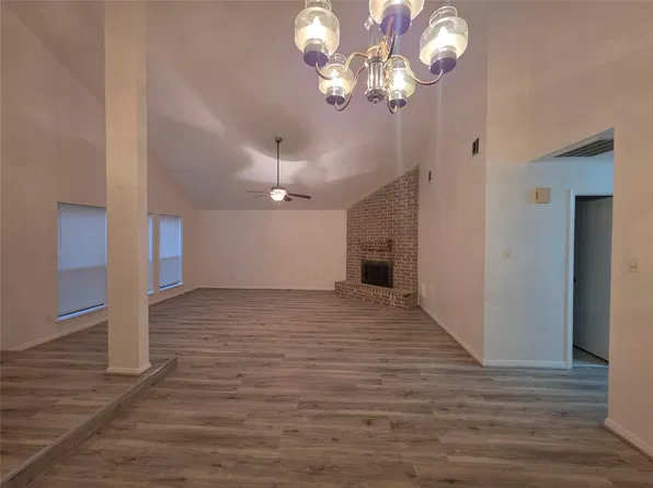 8522 Fawn Terrace Dr, Houston, TX 77071