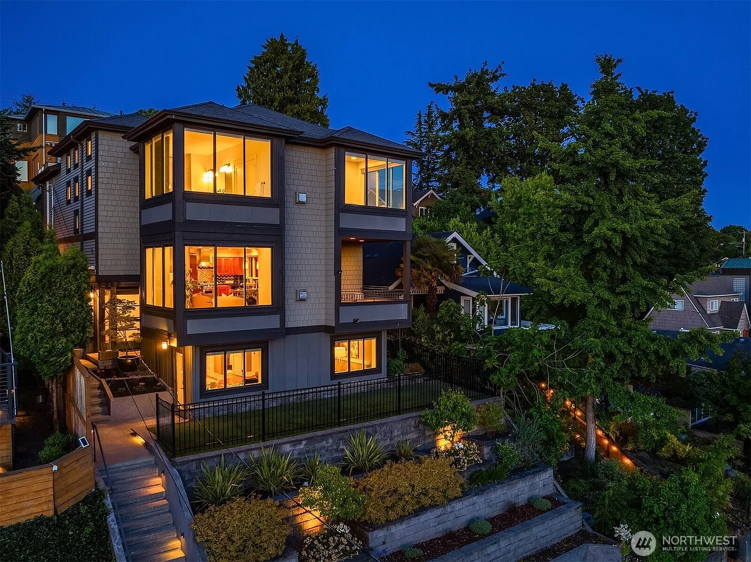 2542 12th Avenue W photo 1