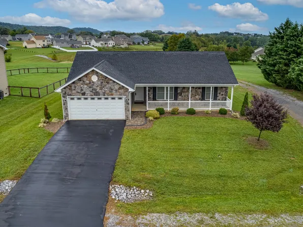 64 Duckwoods Ln, Martinsburg, WV 25403