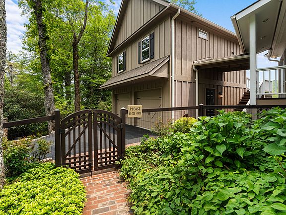 5th image of 592 Whiteside Mountain Road