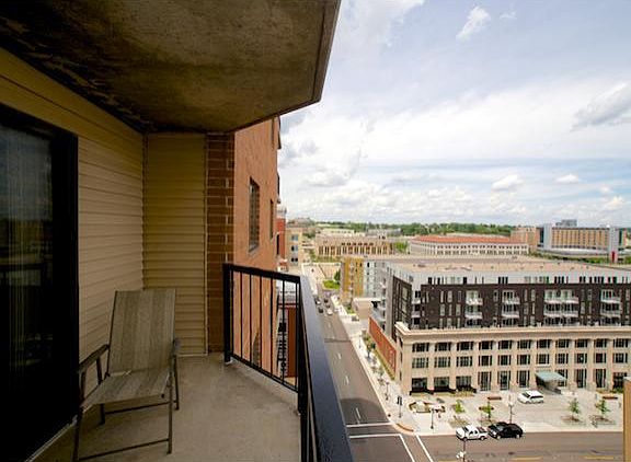3rd image of 78 10th St E Unit 1505