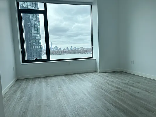 Rented by LL Real Estate Services | media 9