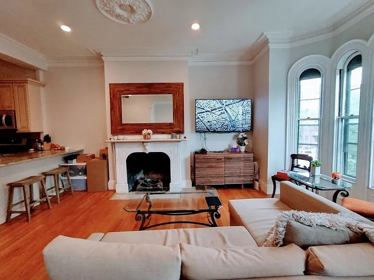 518 E Broadway #3 — Photo 14