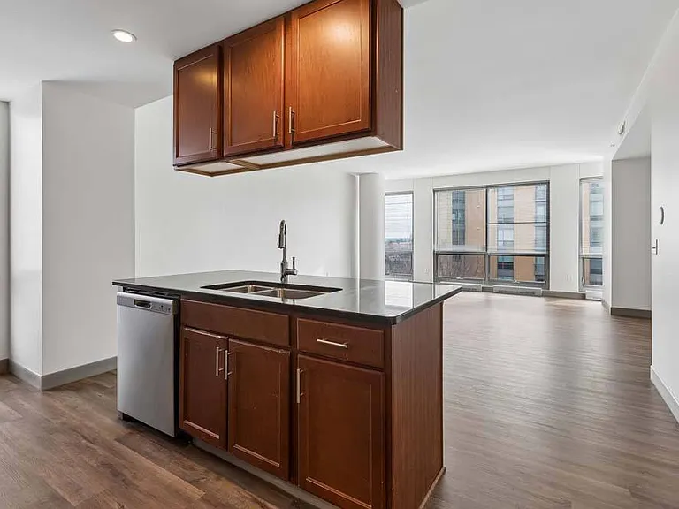 Midtown Crossing Apartments — Photo 164