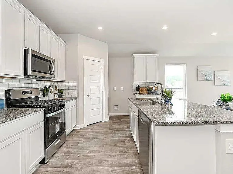 107 Bunker Hill Ct — Photo 4