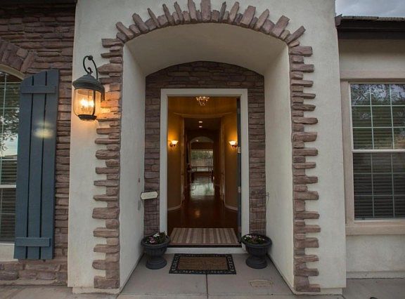 4th image of 402 E Mead Dr