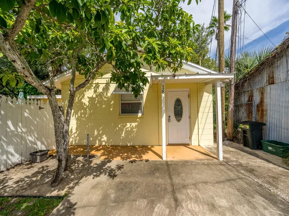 18 W Orange St, Tarpon Springs, FL 34689