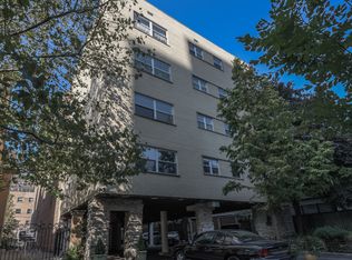 530 W Barry Ave APT 2E, Chicago, IL 60657