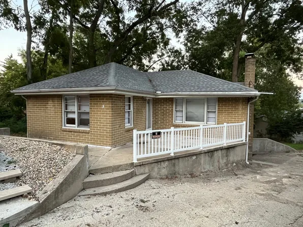 5 Louise Ct, Decatur, IL 62521