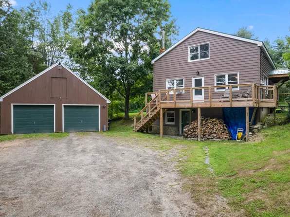33 Lakeview Drive, Oakland, ME 04963