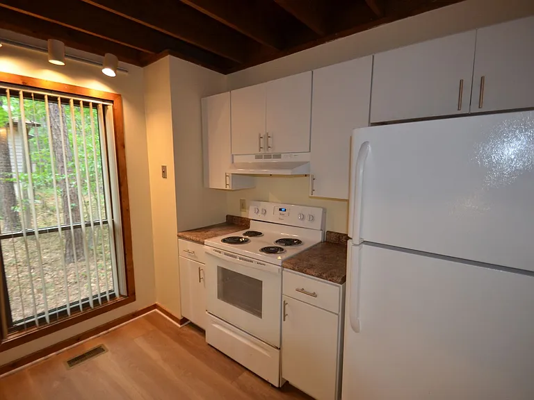 17 Frances St — Photo 8