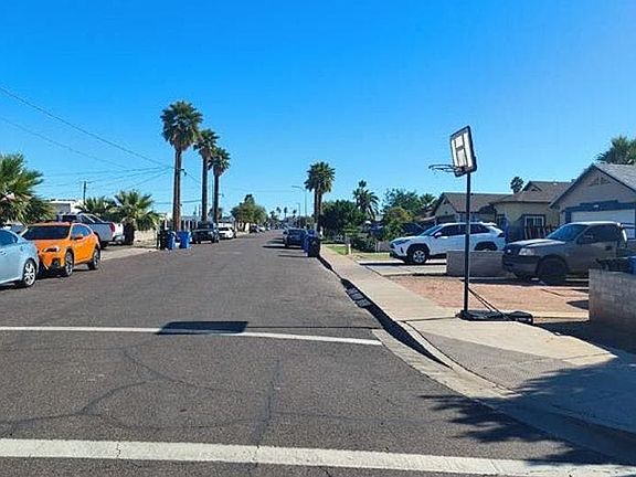 4th image of 2225 E Brill St