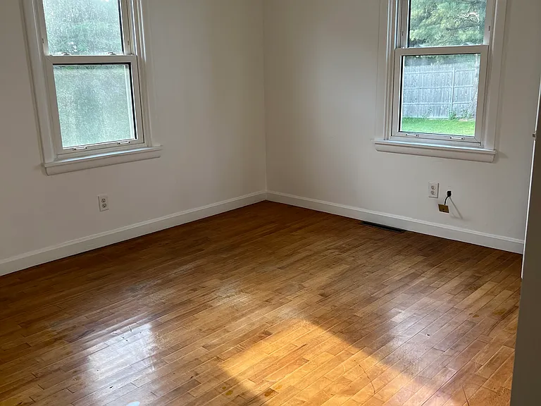 75 Mildred Ave — Photo 13