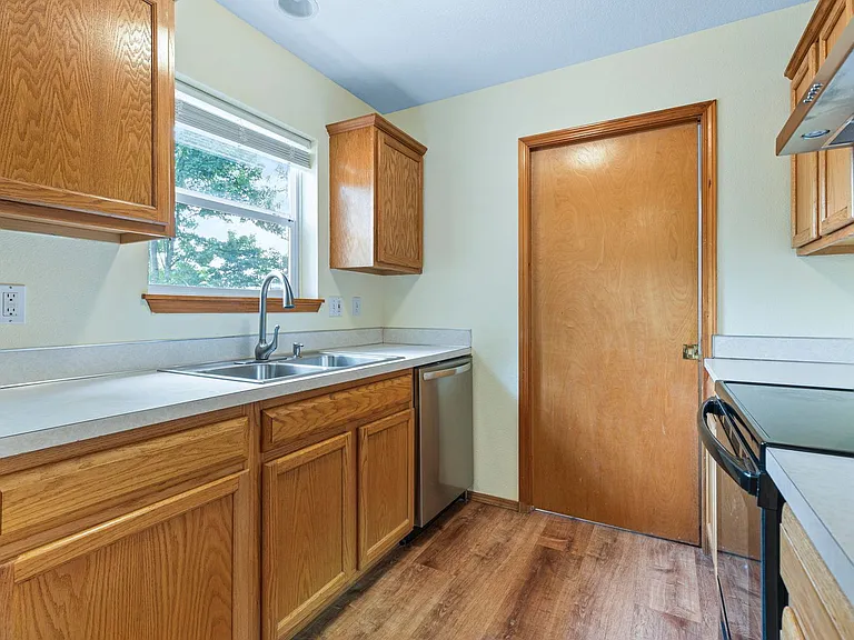 4308 N Albina Ave — Photo 8