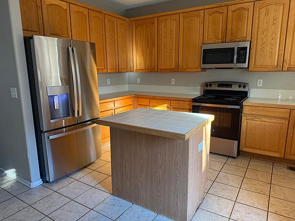 2nd image of 5056 Grosbeak St