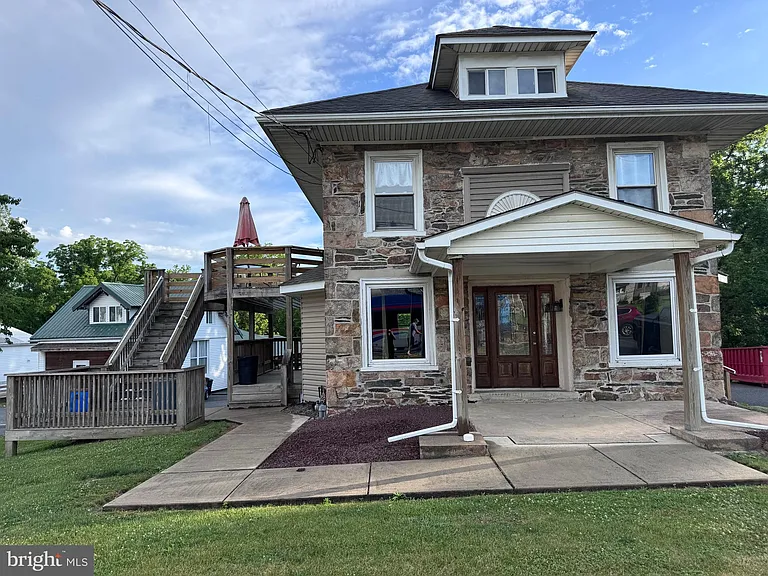 228 N Centre Ave — Photo 3