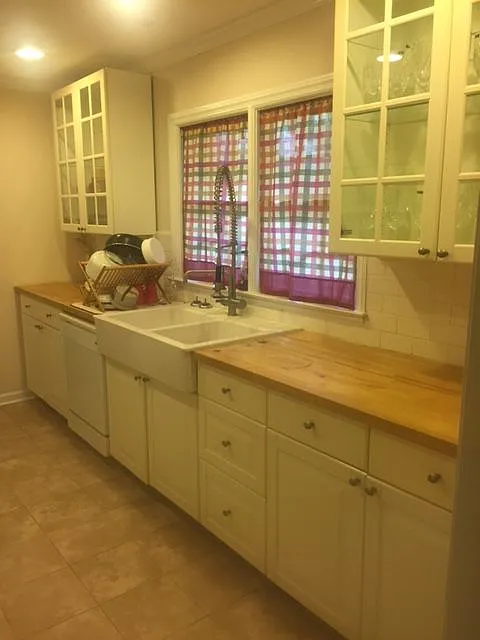 3 bed, 1350 sqft, $1,100 — Photo 2