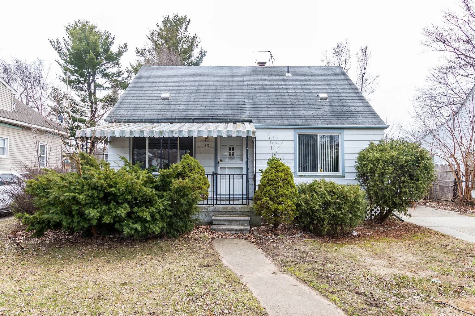 1677 Pearson St photo 1