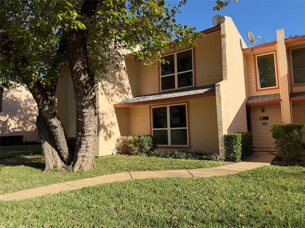 424 Valley Park Dr, Garland, TX 75043