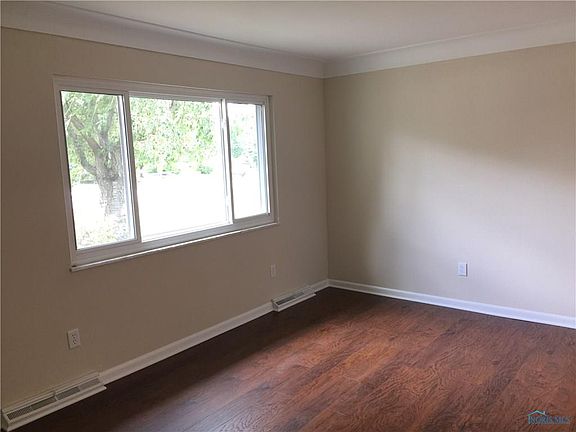 5th image of 560 Maybar Dr