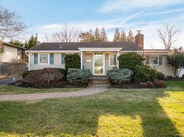 245 53rd Street, Lindenhurst, NY 11757