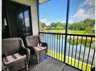 5487 Courtyard Dr, Pompano Beach, FL 33063