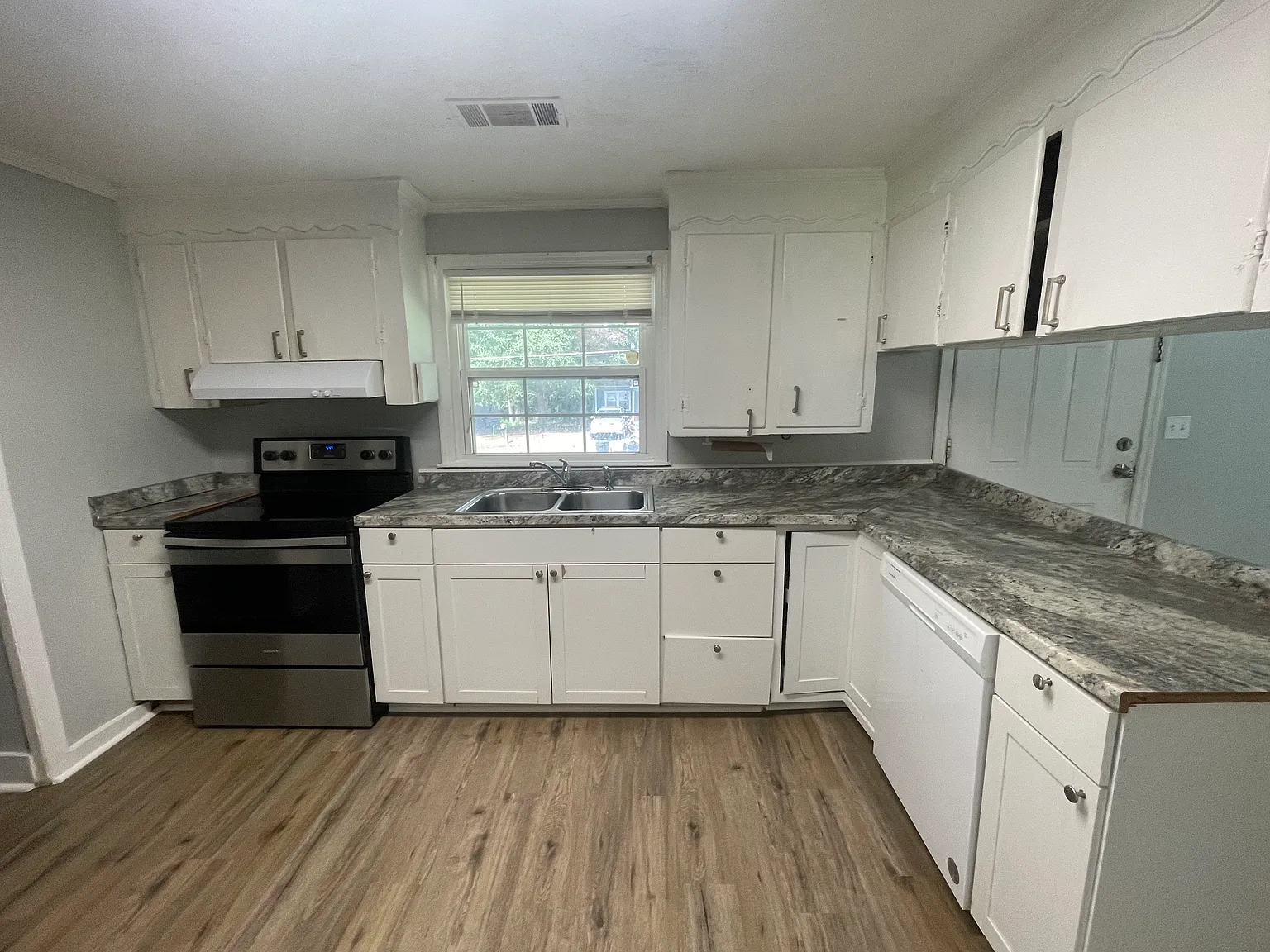 3 bed, 1008 sqft, $1,400 — Photo 4