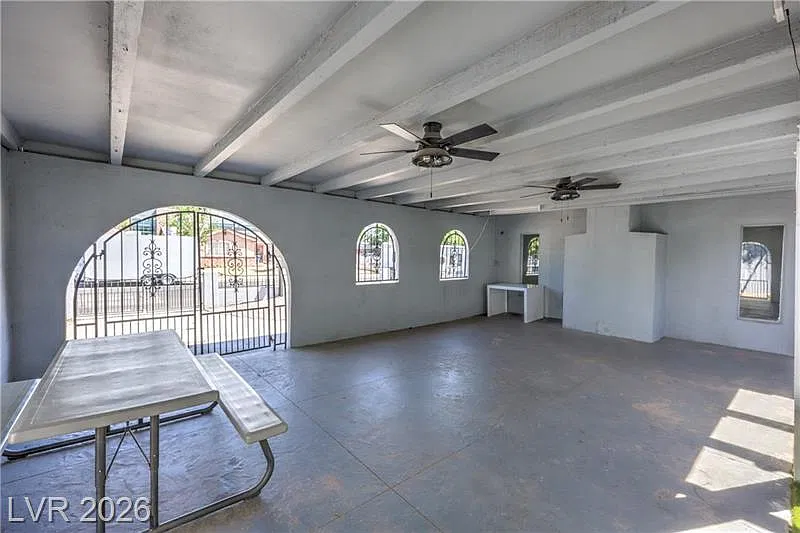 1908 E Melinda Ave — Photo 3