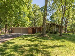 31480 Grove Dr, Livonia, MI 48154