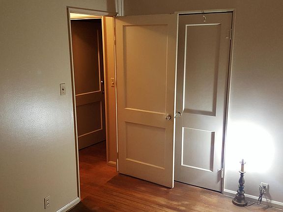 4th image of 3275 Hovey St
