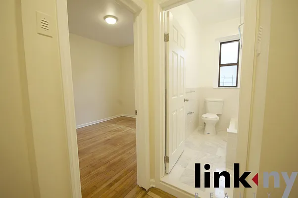 Rented by Link NY Realty | media 10
