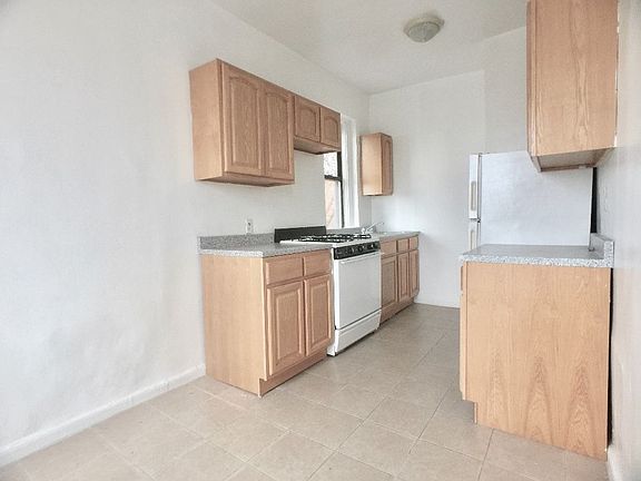 5th image of 536 Fort Washington Ave APT 3H