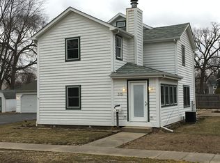 315 W 2nd St, Sandwich, IL 60548