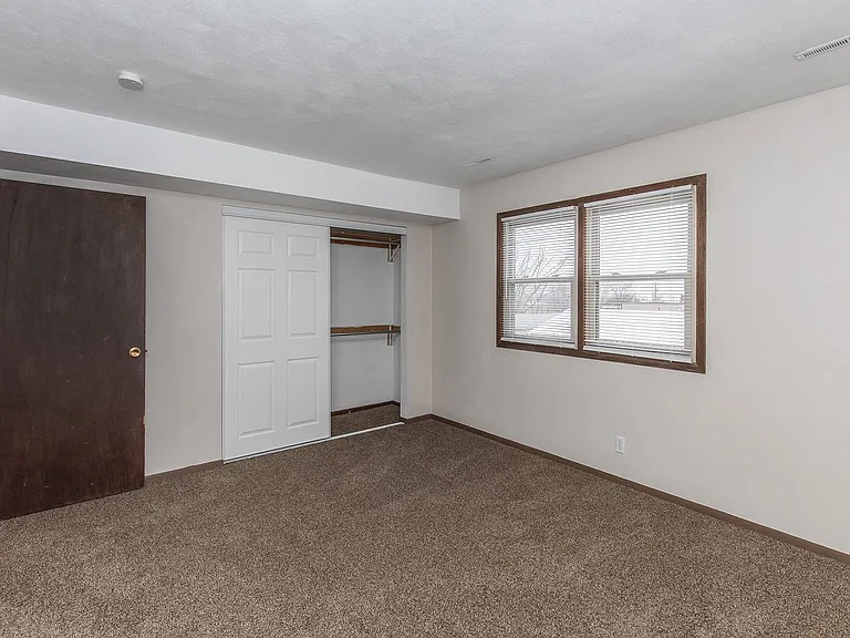 2415 Jebens Ave — Photo 11