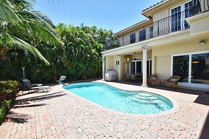 3048 NE 7th Dr — Photo 7