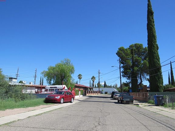 4th image of 613 N Via Lomita