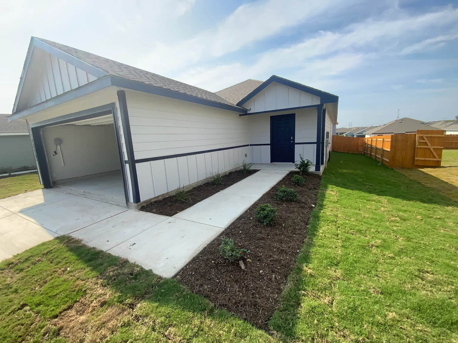 4 bed, 1572 sqft, $1,800 — Photo 4