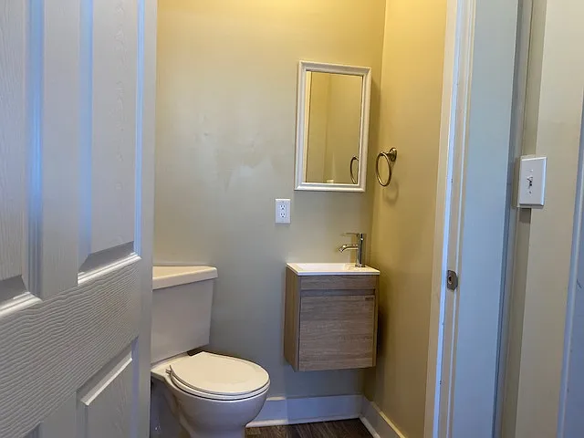301 Highland Ave — Photo 9