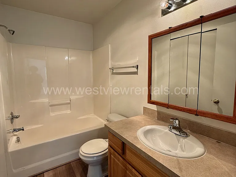 524 32nd St #305 — Photo 12