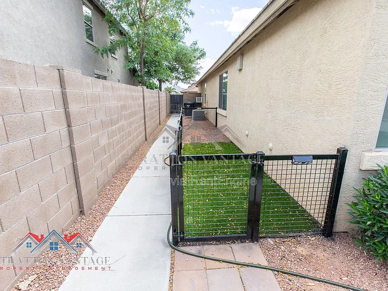 3068 E Ravenswood Dr — Photo 45