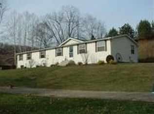 798 Oak Dale Rd NE, Sherrodsville, OH 44675