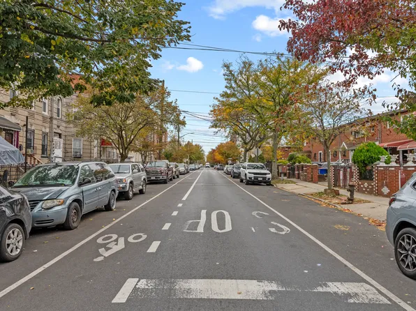 1094 Blake Avenue image 14 of 15