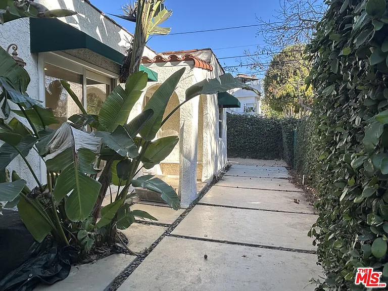 8711 Sherwood Dr — Photo 1